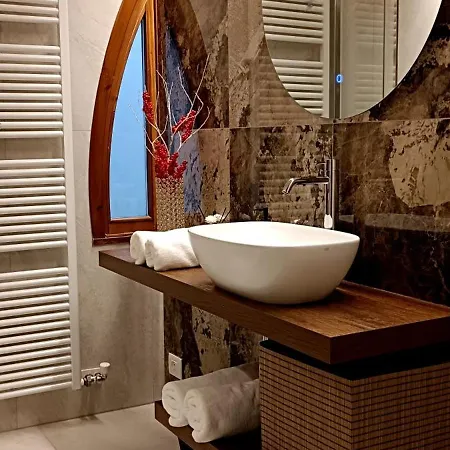 Dom Apartment *