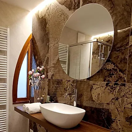 Dom Apartment